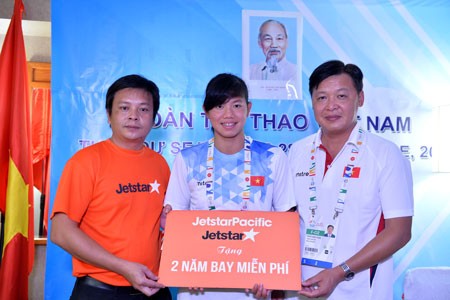  Kình ngư Ánh Viên được Jetstar Pacific miễn phí bay 2 năm - ảnh 1